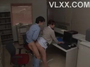 Thầy giáo cởi quần em em học sinh nắc ngay tại lớp học, em không thể cầu cứu ai cả