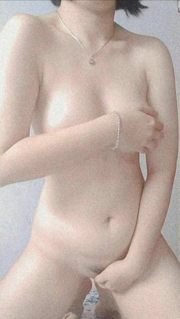 Cô gái nóng bỏng có 160.000 người theo dõi bị chơi xấu... [Phần 1]