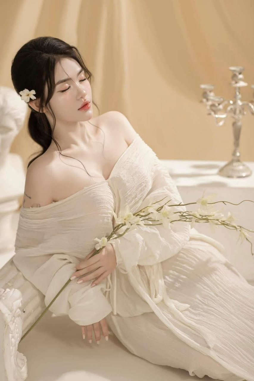 Chim dài đụ cho em nước bím chảy khắp nhà